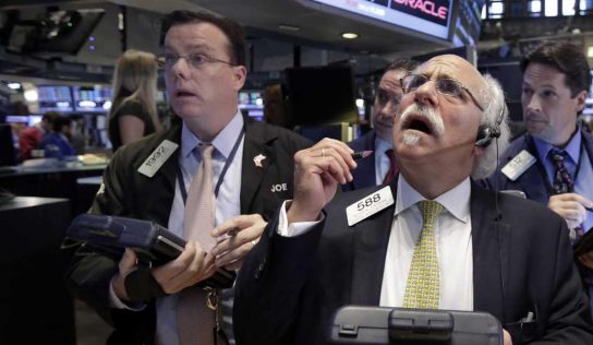 Dow Closes Down 372 Points as Markets Lose Confidence in Trump