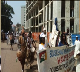 Cent (100) caisses à pain offertes aux femmes vendeuses de Conakry par un opérateur économique français