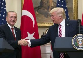 Selon Ankara, Trump accepte de stopper les livraisons d’armes aux Kurdes en Syrie