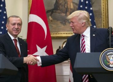 Selon Ankara, Trump accepte de stopper les livraisons d’armes aux Kurdes en Syrie