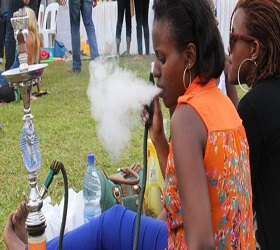 Rwanda : le gouvernement interdit la “chicha”