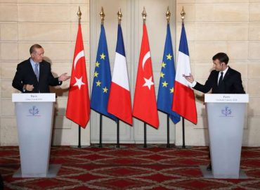 Macron propose un « partenariat » à Erdogan