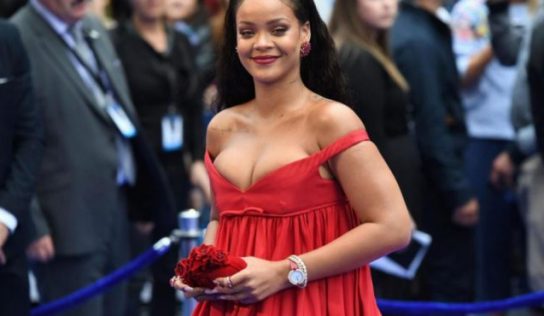 Sénégal : Rihanna déclarée « persona non grata » Non à la franc-maçonnerie et à l’homosexualité »