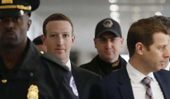 Zuckerberg coincé  devant le congrès : Facebook trahit ses abonnés depuis des années