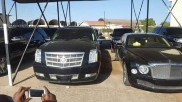 Gambie: Les voitures de luxe de l’ex-président vendues pour réduire la dette