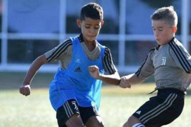 Le fils de Cristiano Ronaldo s’entraine à la Juventus