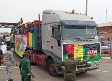 Syli cadet: Les joueurs guinéens à bord d’un camion enflamme la toile