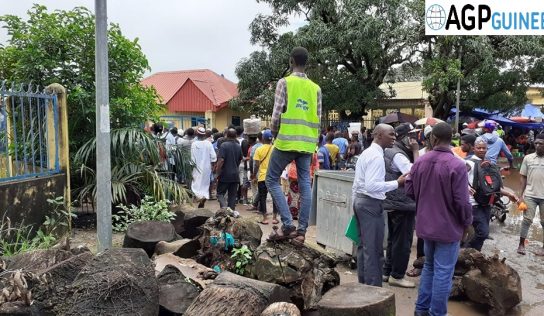 Conakry-Faits divers : la jambe gauche d’un jeune coincée entre deux dalles