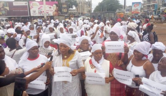 Les femmes du FNDC en colère “Amoulanfé, arrêtez de tuer nos enfants..”