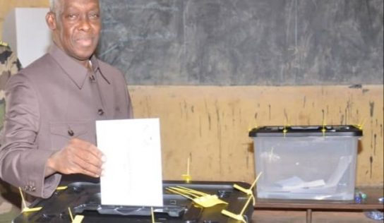 Elections législatives couplées au référendum constitutionnel : le ministre de la Défense a voté
