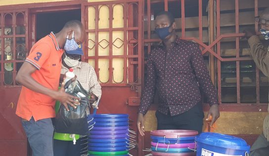 COVID-19 : l’ONG ADES fait un don de kits sanitaires à la cité de solidarité 