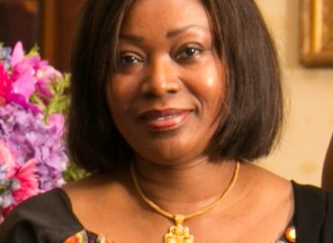 Guinée : L’ex première Dame Djené kaba est de retour..
