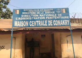 Maison centrale de Conakry: plus de 1800 détenus privés de tout mouvement