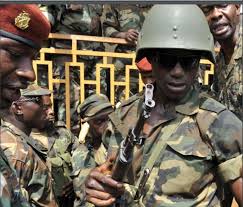 Guinée : RSF dénonce la convocation d’un journaliste par l’armée après la publication d’un article de presse 