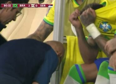 BRÉSIL-SERBIE: EN LARMES, NEYMAR SORT SUR BLESSURE… GROSSE INQUIÉTUDE POUR LA SELEÇAO ET LE PSG 