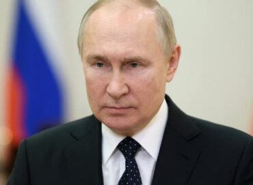 UKRAINE: VLADIMIR POUTINE A EMPLOYÉ LE MOT “GUERRE” POUR LA PREMIÈRE FOIS DEPUIS LE DÉBUT DU CONFLIT