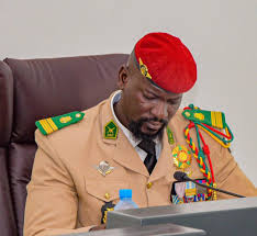 Guinée – La montre à 400 ooo euros du colonel Doumbouya.