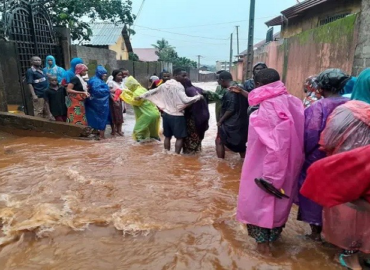 Tragédie des inondations à Anta  marché  : Une vieille et une petite fille emportées par les eaux .