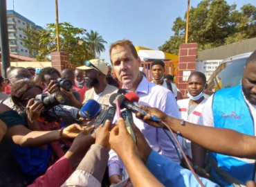 Explosion à Kaloum : l’ambassade des Etats-Unis en Guinée fait un don de matériels à la Croix-Rouge